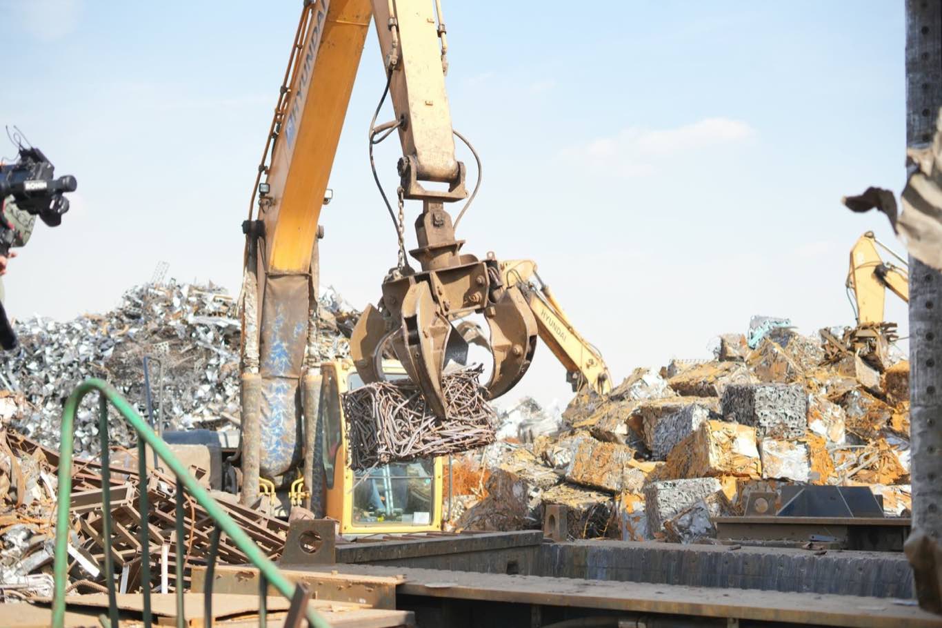 Skrotcontainer – Container för metallskrot — utställd, tömd och avräknad
